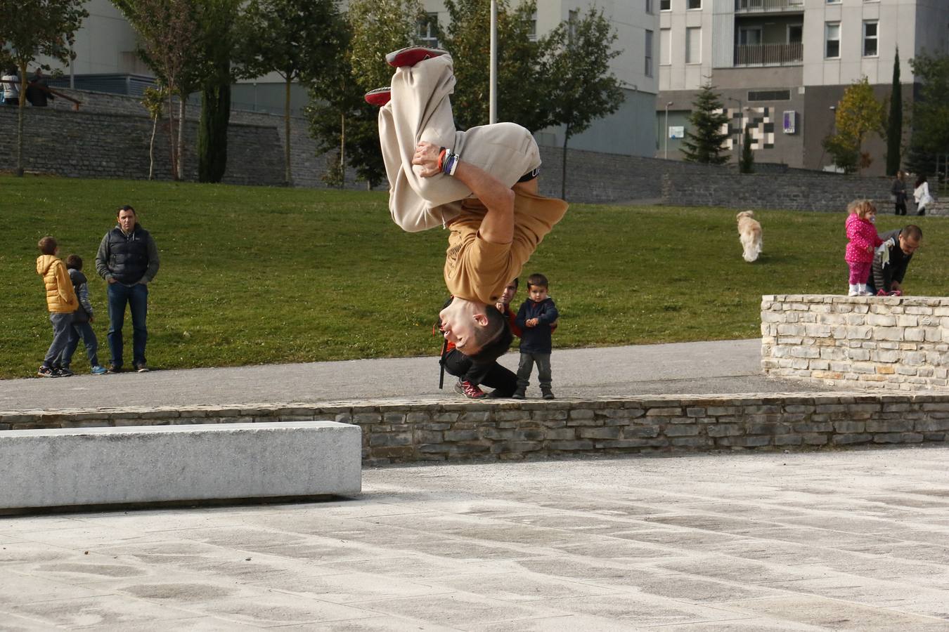 Vitoria se impulsa a la moda del parkour