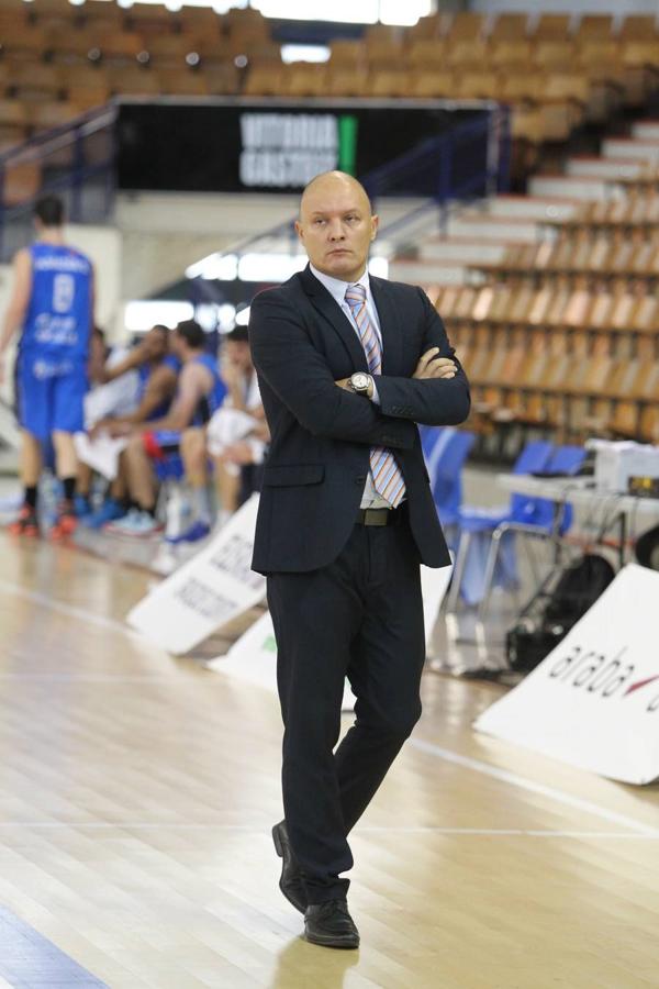 Sáenz Horeca Araberri - Baloncesto Melilla