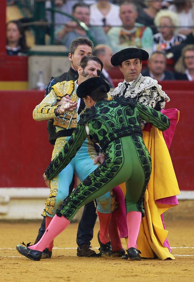 Padilla sufre una grave cornada en el parche de su ojo perdido