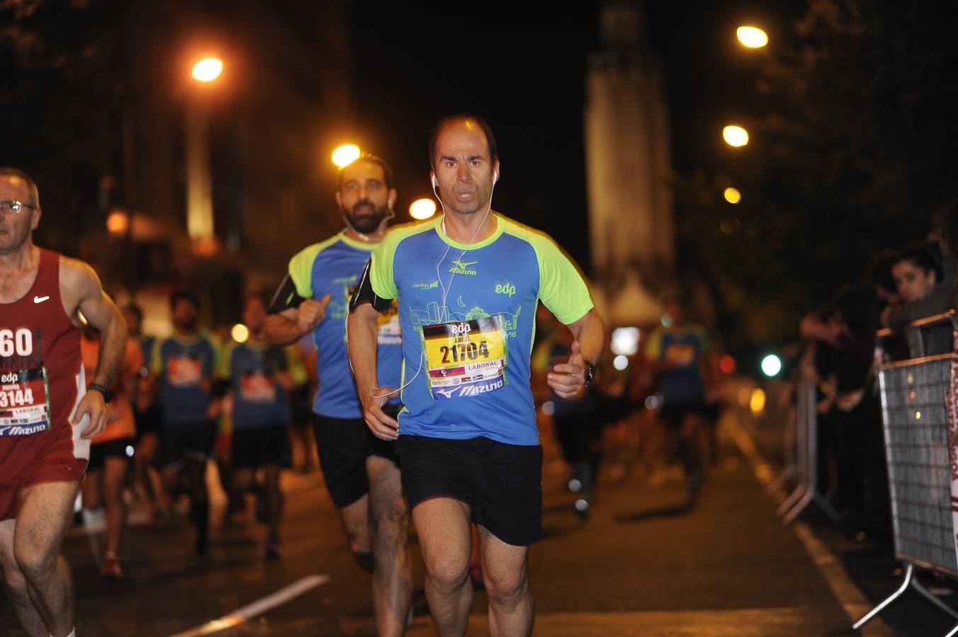 Las mejores imágenes del Bilbao Night Marathon 2016