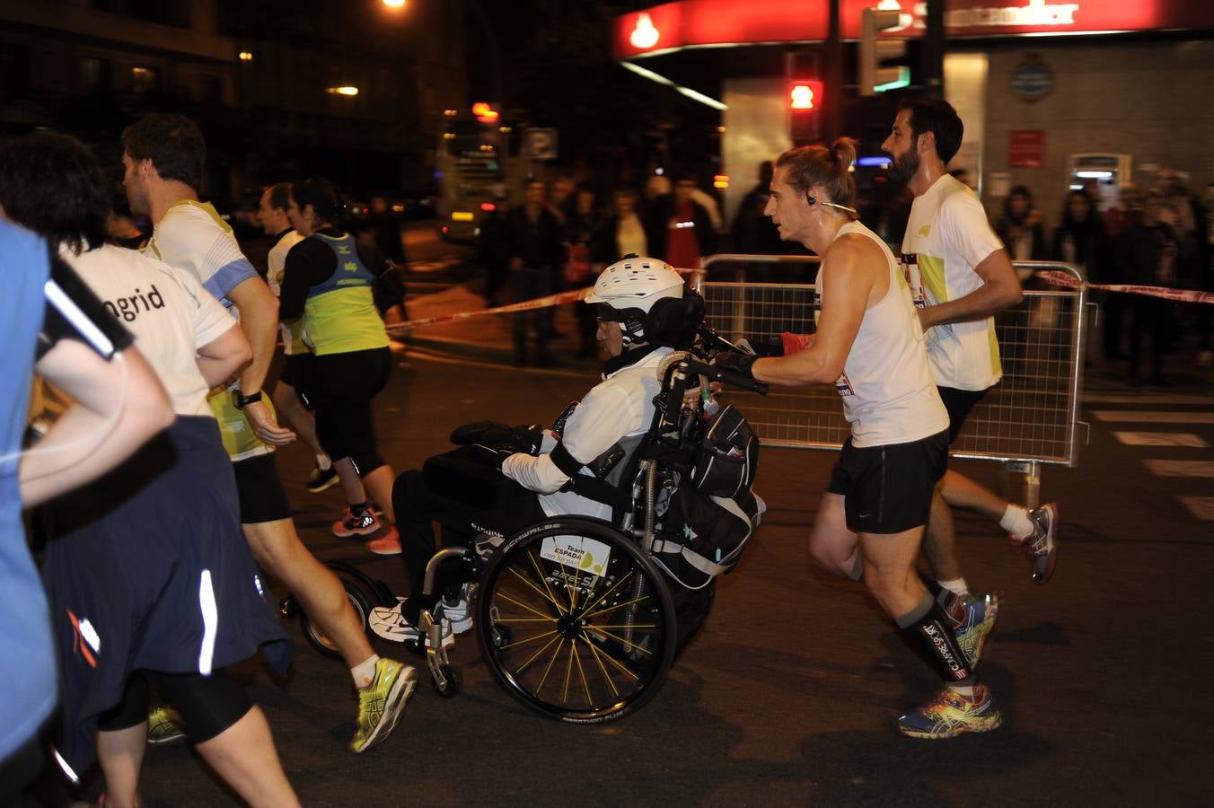 Las mejores imágenes del Bilbao Night Marathon 2016