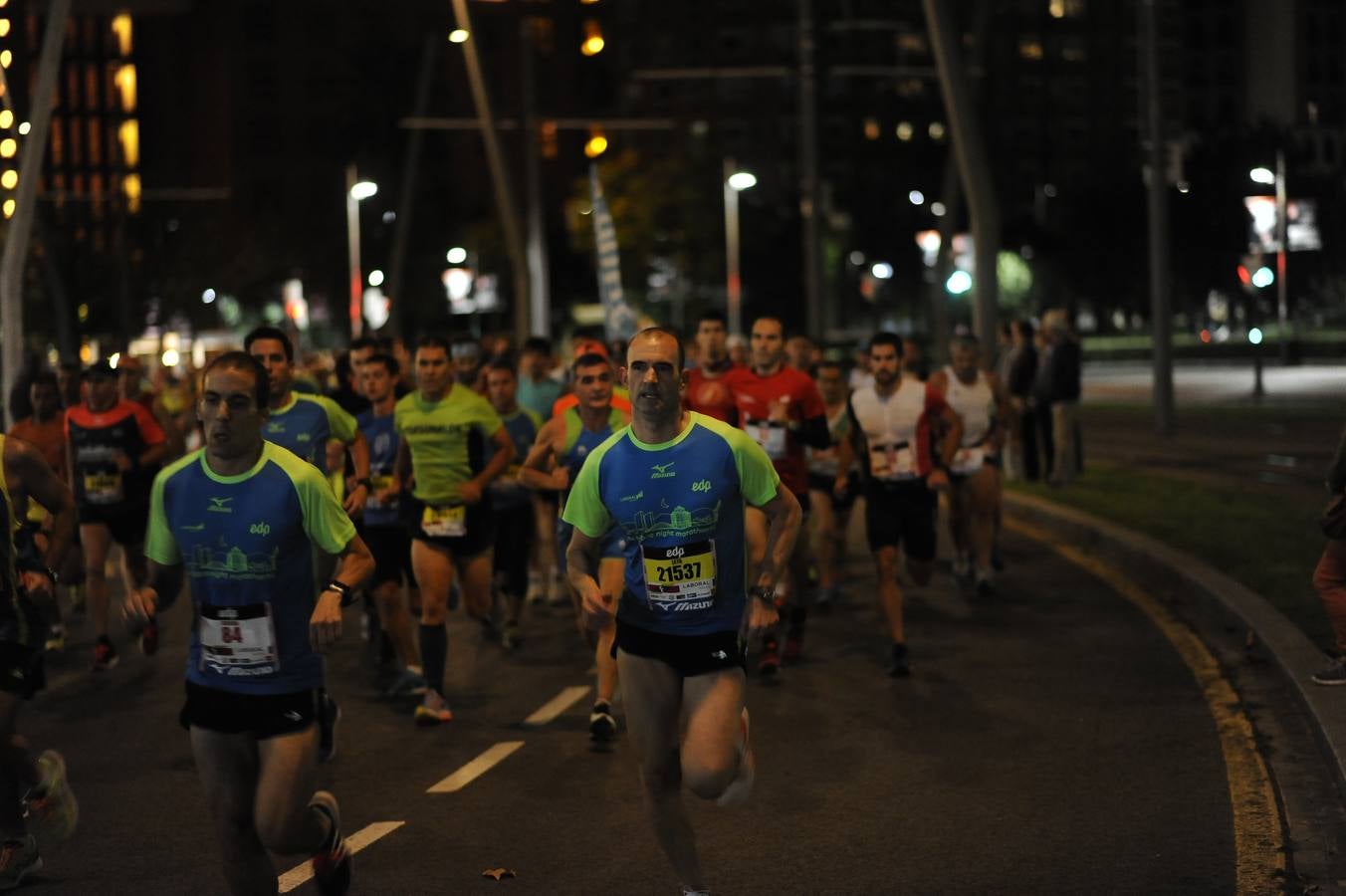 Las mejores imágenes del Bilbao Night Marathon 2016