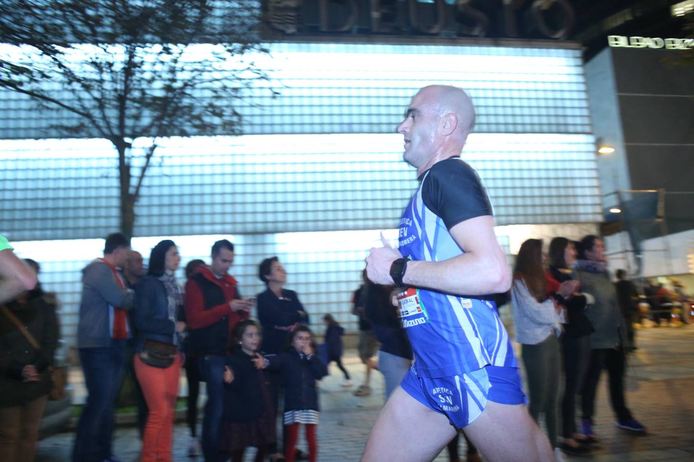 Las mejores imágenes del Bilbao Night Marathon 2016