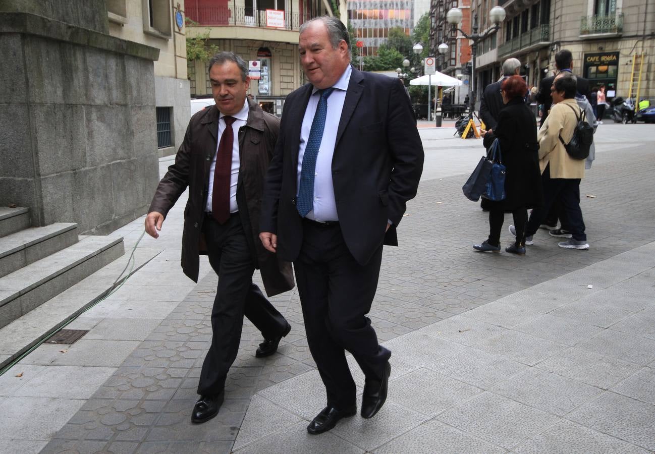 El presidente y el director general de Confebask, Roberto Larrañaga y Eduardo Arechaga respectivamente.