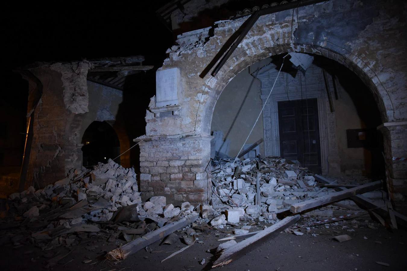 Dos terremotos de magnitud 5,4 y 5,9 sacuden el centro de Italia