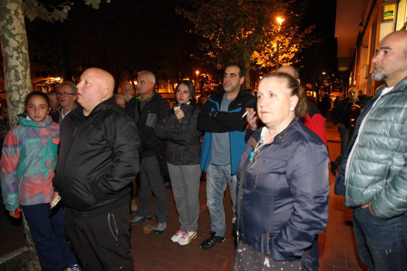 Vecinos del barrio bilbaíno de Ollerías acuden a la protesta diaria de Abetxuko contra &#039;los pichis&#039;