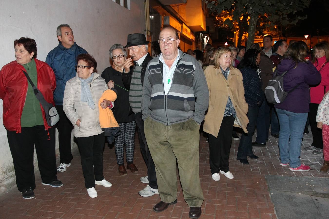 Vecinos del barrio bilbaíno de Ollerías acuden a la protesta diaria de Abetxuko contra &#039;los pichis&#039;