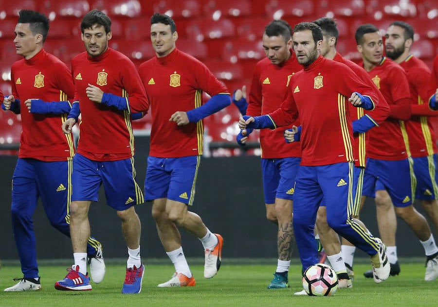 Aduriz pisa la alfombra de Wembley