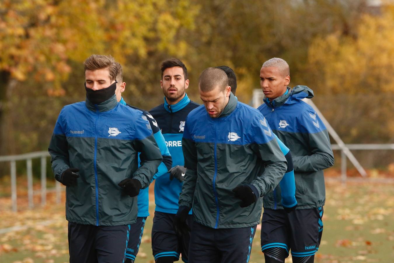 Entrenamiento otoñal del Alavés en Betoño