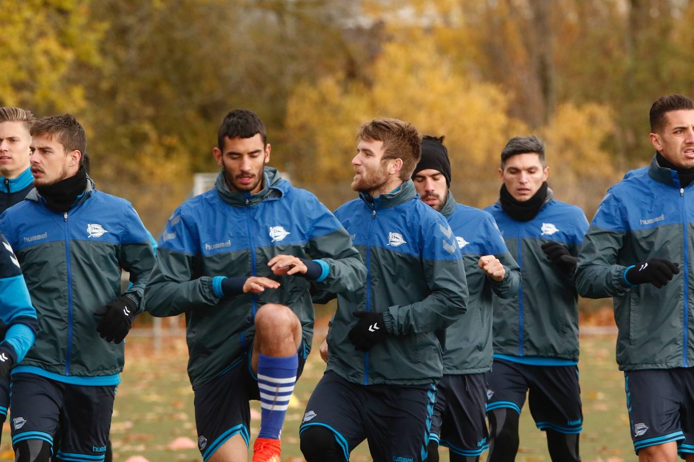 Entrenamiento otoñal del Alavés en Betoño