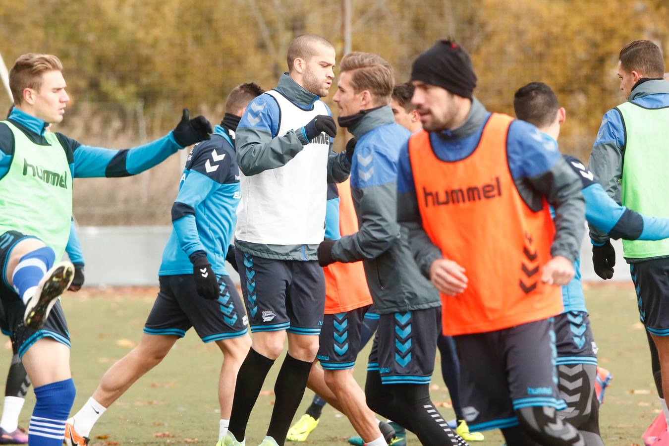 Entrenamiento otoñal del Alavés en Betoño