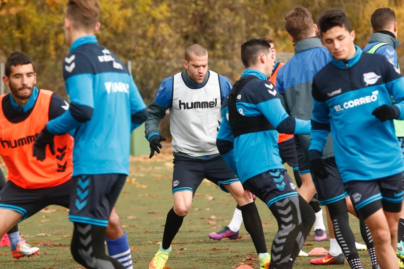 Entrenamiento otoñal del Alavés en Betoño