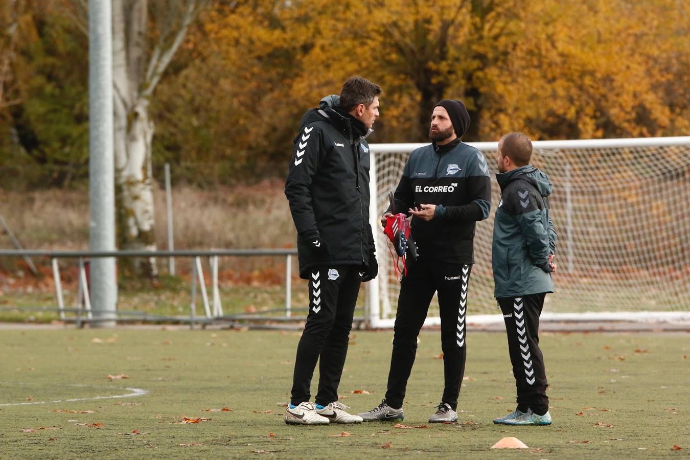 Entrenamiento otoñal del Alavés en Betoño