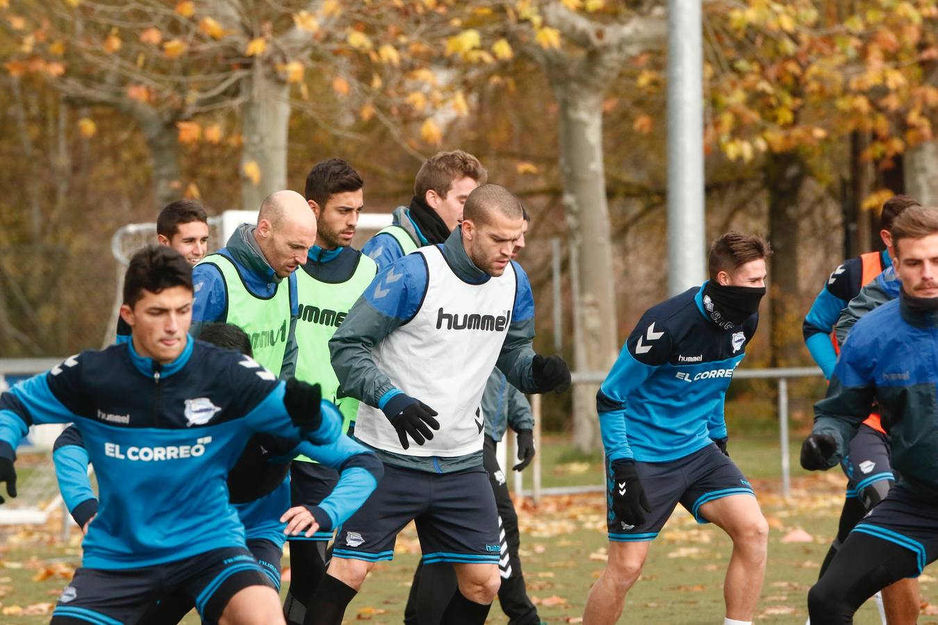 Entrenamiento otoñal del Alavés en Betoño