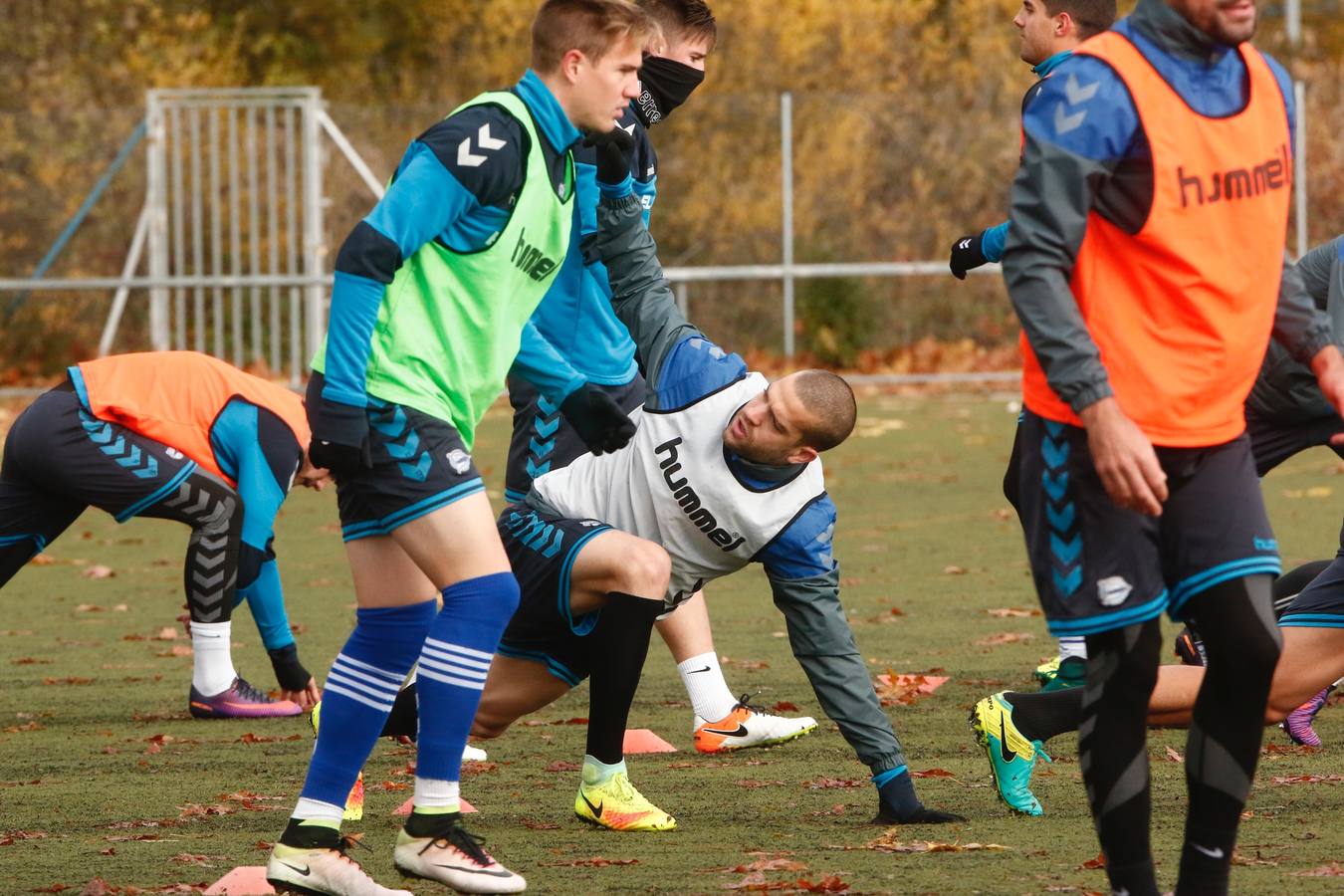 Entrenamiento otoñal del Alavés en Betoño