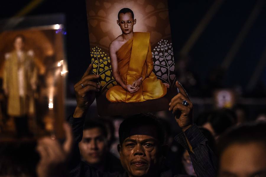 Tailandia celebra el cumpleaños su último rey