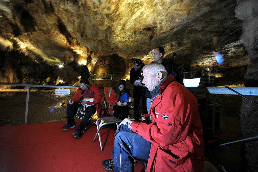 Maraton en la cueva de Pozalagua