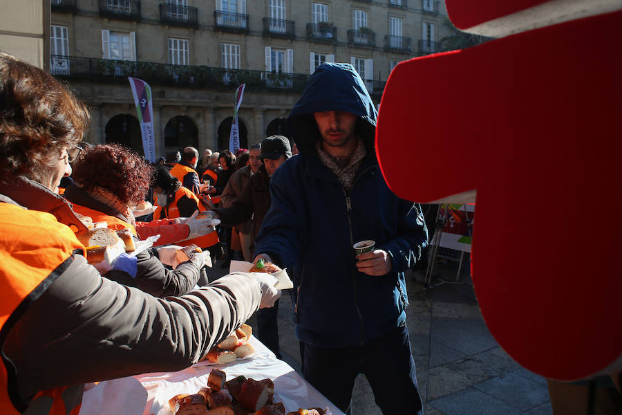 Roscón solidario en la Plaza Nueva de Bilbao