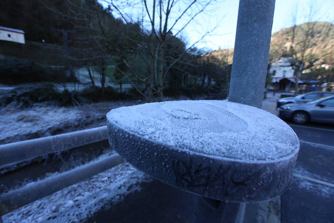 Así de fría estaba la mañana en El Regato y en Otxandio