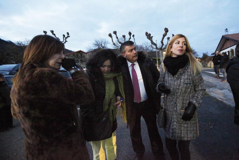 Las actrices Maribel Salas y Gurutze Beitia y la periodista Reyes Prados.