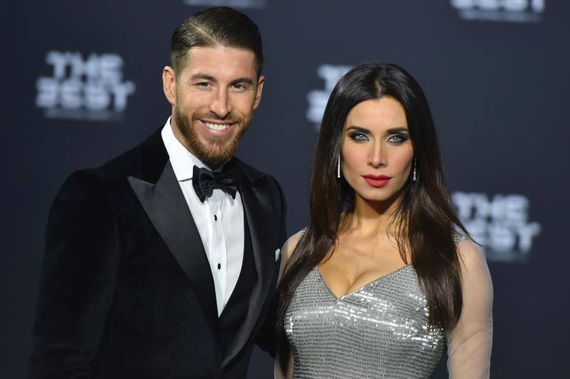 Cristiano posa por primera vez con su novia y su hijo en los premios FIFA