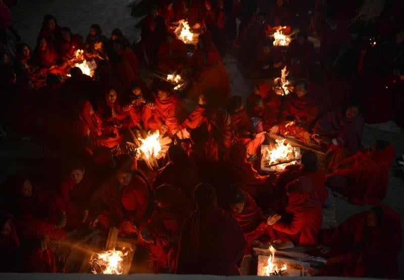 Un mes de ayuno en Nepal en busca de la felicidad conyugal