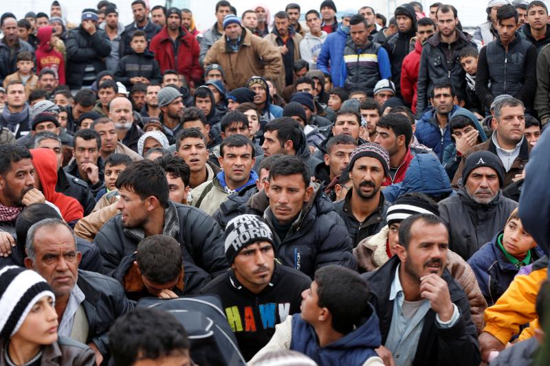 Los desplazados huyen de Mosul, baluarte del Estado Islámico