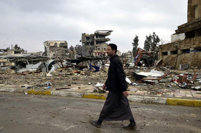 Los desplazados huyen de Mosul, baluarte del Estado Islámico