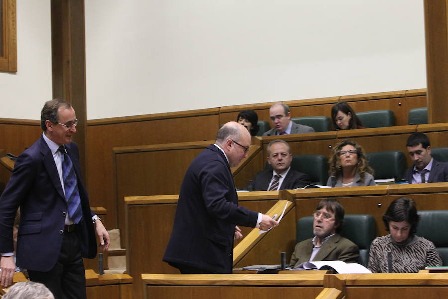 Homenaje silencioso del Parlamento vasco a Gregorio Ordóñez