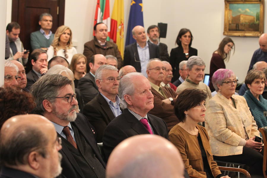 Homenaje a Joseba Leizaola en el Parlamento vasco