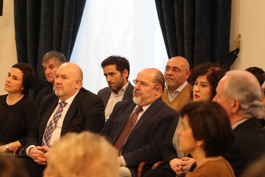 Homenaje a Joseba Leizaola en el Parlamento vasco