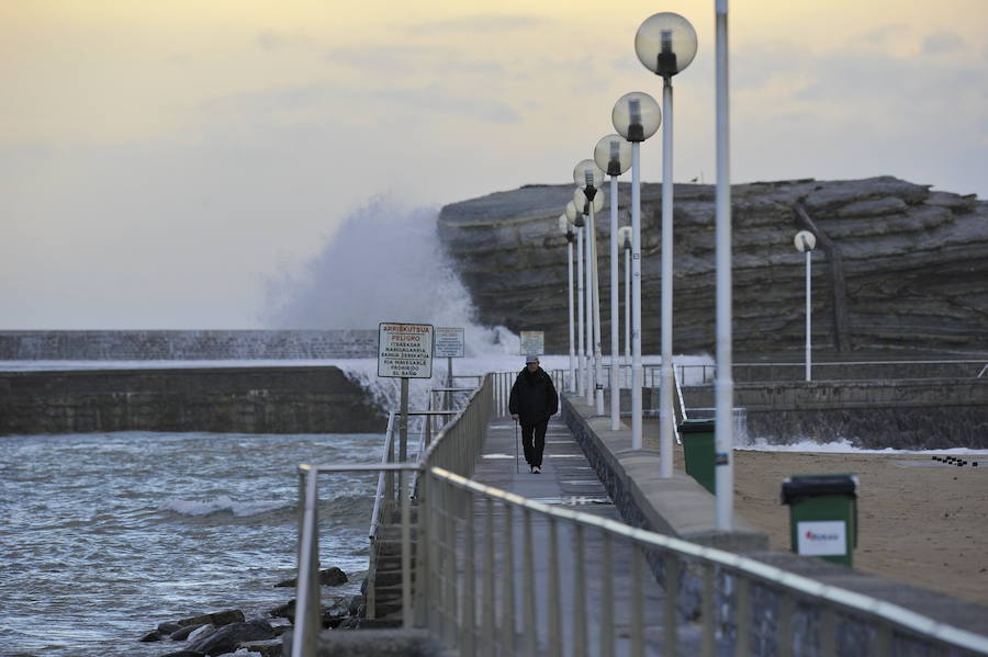 Viento y oleaje en Plentzia.