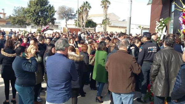 Torre Pacheco llora a los cinco jóvenes y arropa a sus familias en el funeral