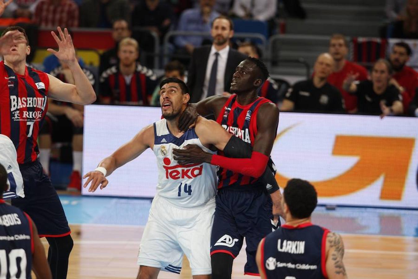 El Real Madrid - Baskonia, en imágenes