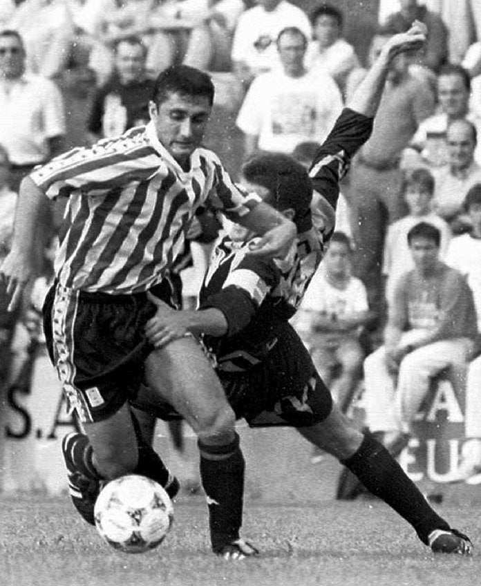 Valverde desborda a un contrario en el partido amistoso entre el Athletic y el Getxo en 1994.