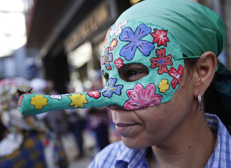 Las máscaras toman las calles de Durango