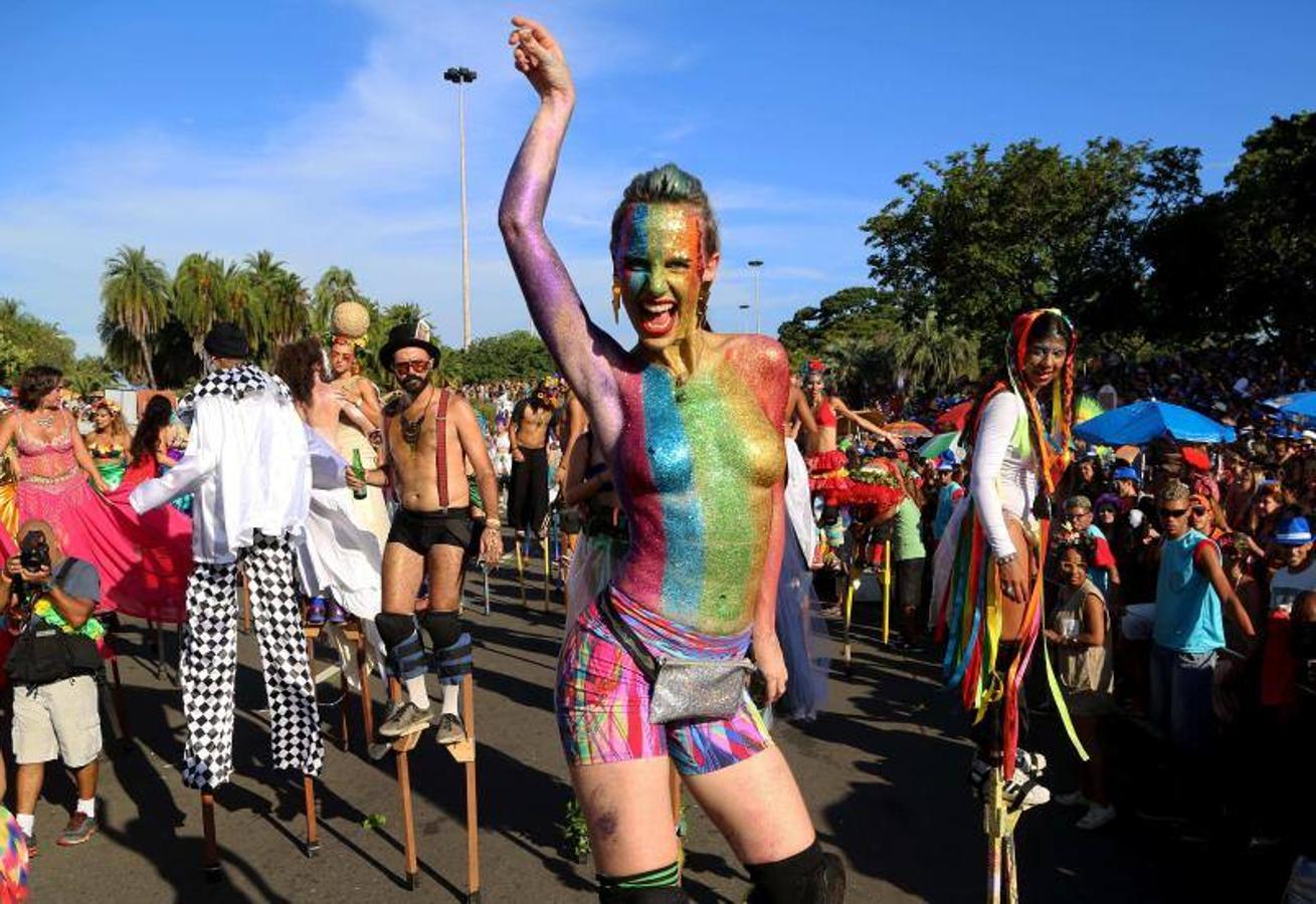 El carnaval de Río, una fiesta de la lujuria con bastidores pestilentes