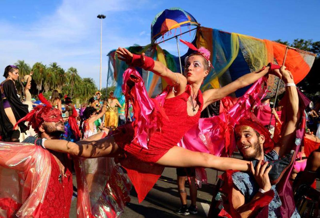 El carnaval de Río, una fiesta de la lujuria con bastidores pestilentes