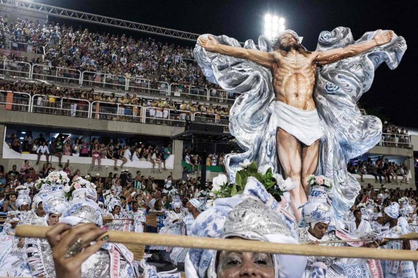 El carnaval de Río, una fiesta de la lujuria con bastidores pestilentes