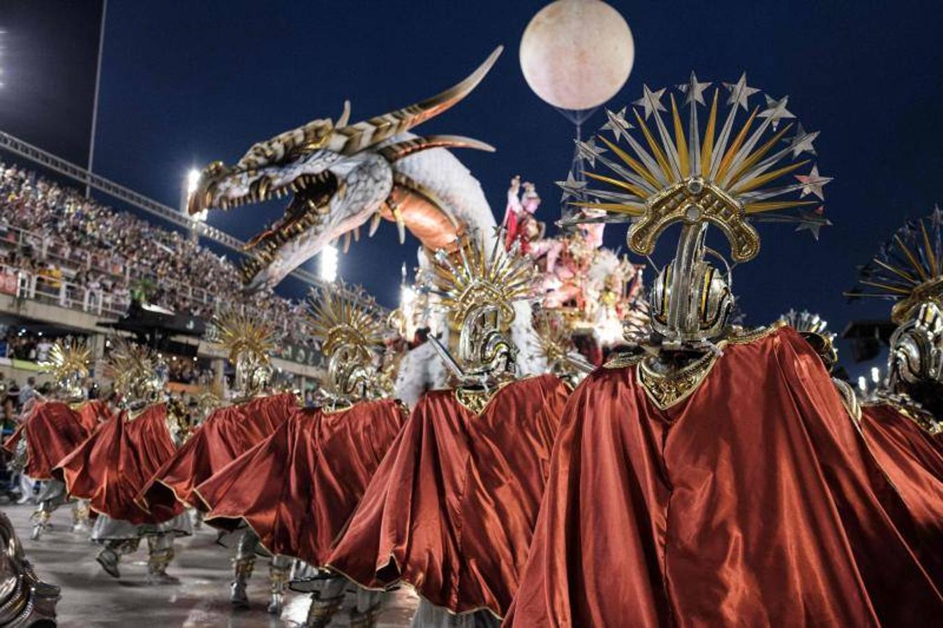 El carnaval de Río, una fiesta de la lujuria con bastidores pestilentes