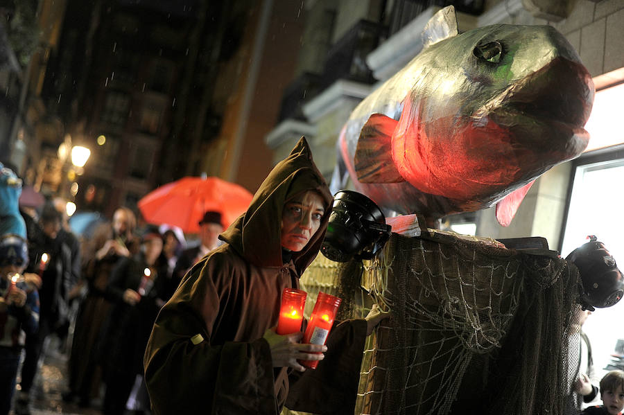 Bilbao entierra a la sardina
