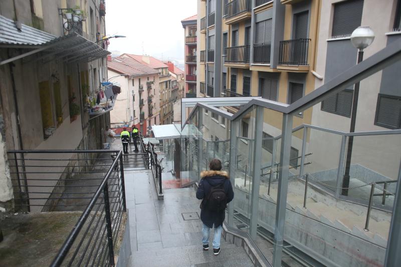 Comienza a funcionar el ascensor inclinado que conecta Atxuri con Ollerías altas