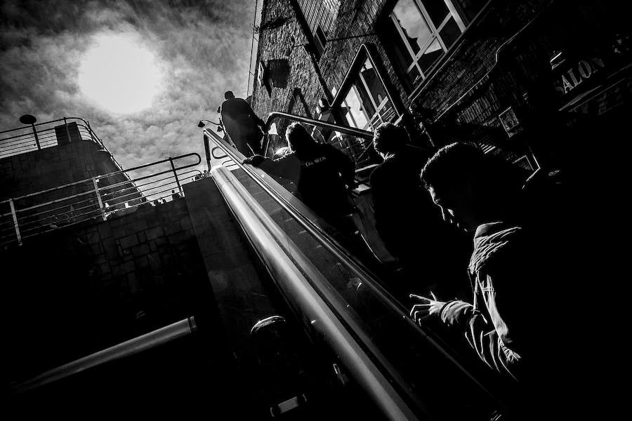 Escaleras mecánicas que dan acceso a la calle Carmelo.