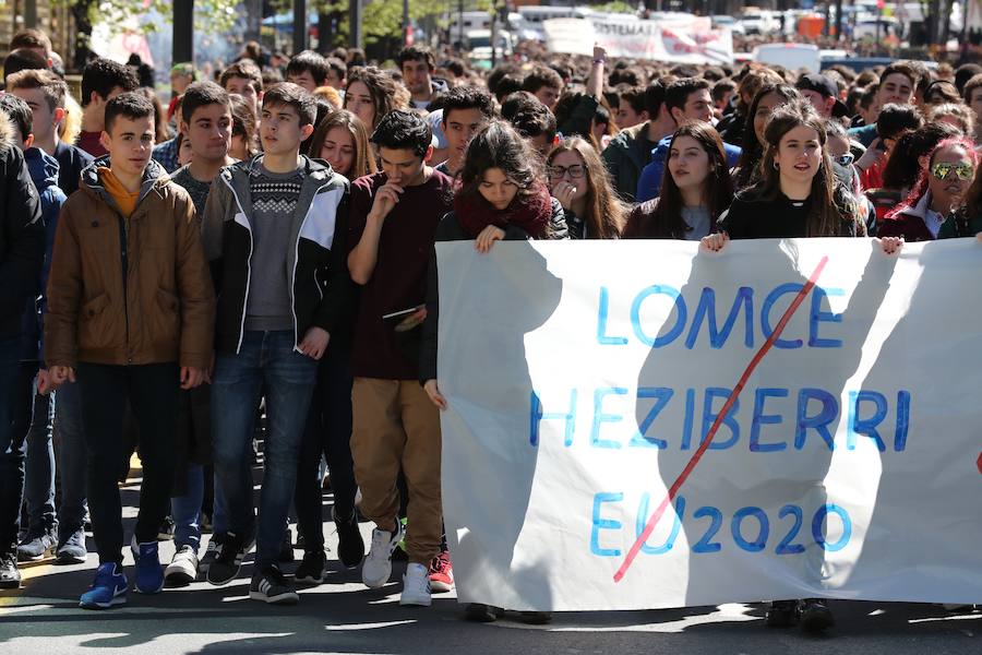 Manifestación contra la Lomce en Bilbao