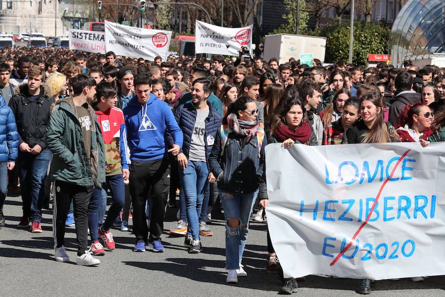 Manifestación contra la Lomce en Bilbao