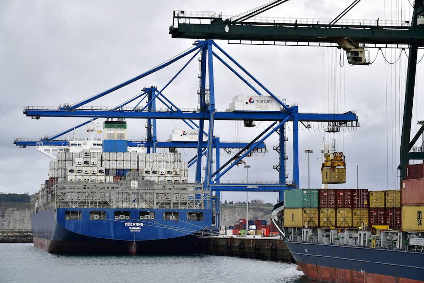 El mayor portacontenedores de la historia del Puerto de Bilbao