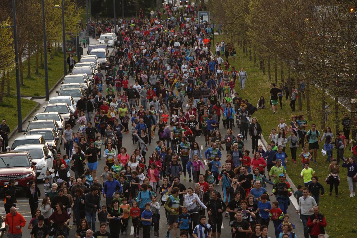 La Korrika recorre las calles de Vitoria