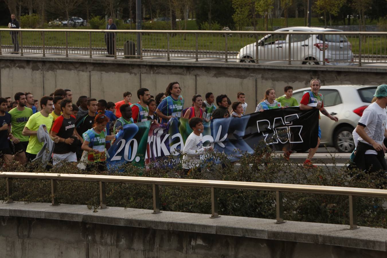 La Korrika recorre las calles de Vitoria