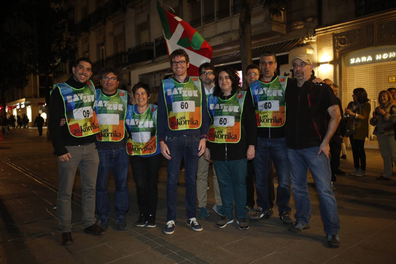 La Korrika recorre las calles de Vitoria