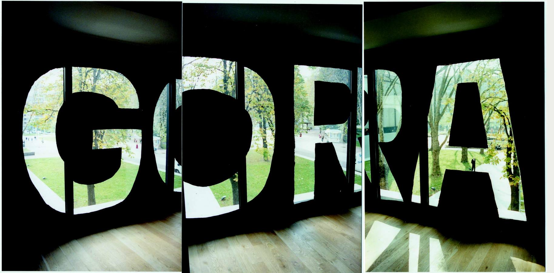 "Gora 2002", de Jon Mikel Euba en la exposición "Laocoonte Devorado, Arte y Violencia Politica" en el museo Artium. Una de las exposiciones de más éxito del Artium en sus 15 años de vida